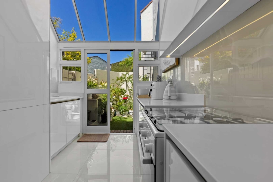 3 Bedroom Property for Sale in Camps Bay Western Cape